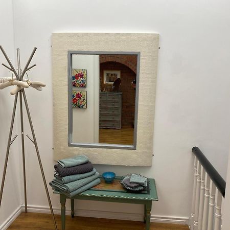 True Colours Apartment In Central Location Бангор Екстериор снимка