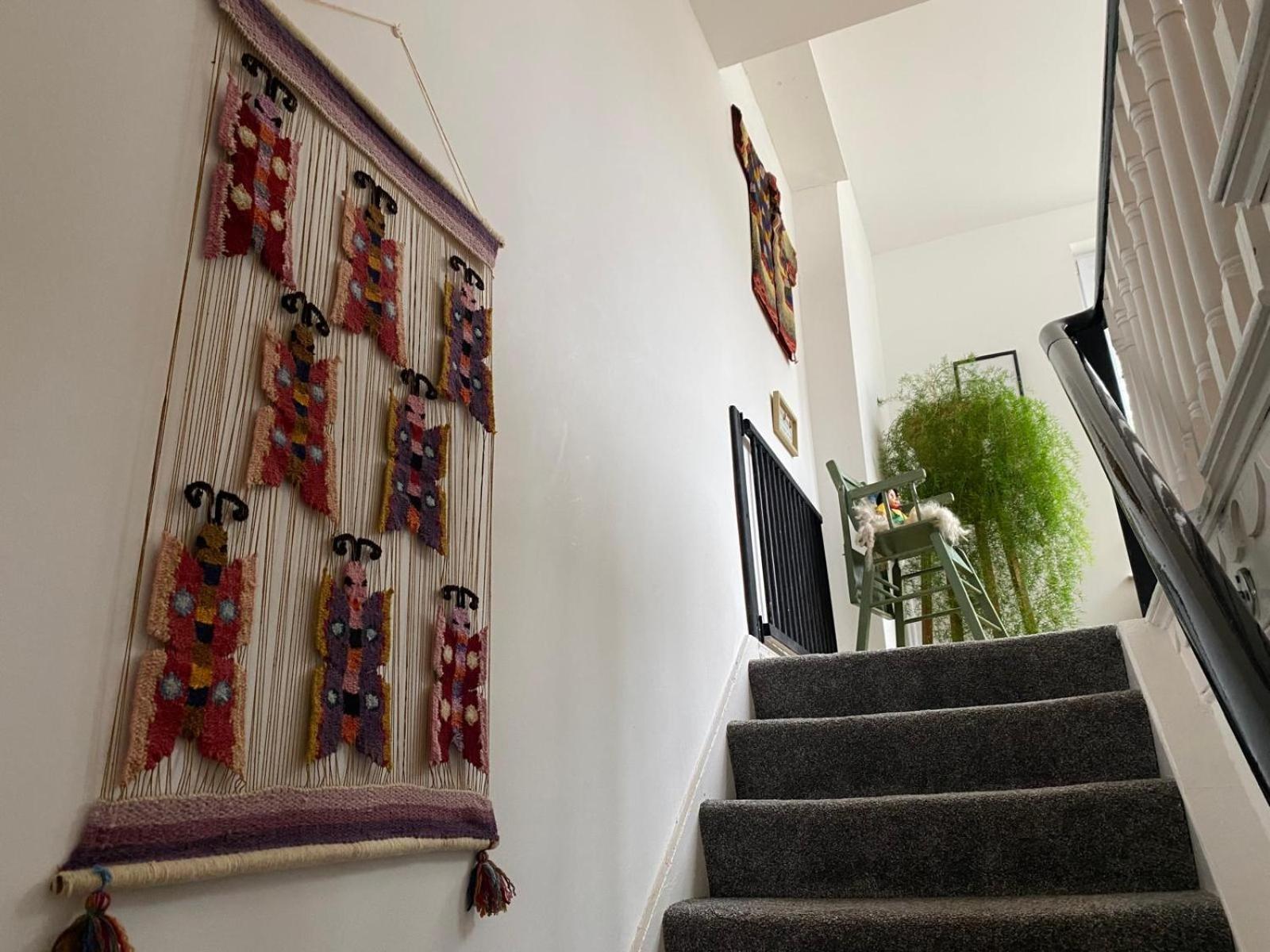 True Colours Apartment In Central Location Бангор Екстериор снимка
